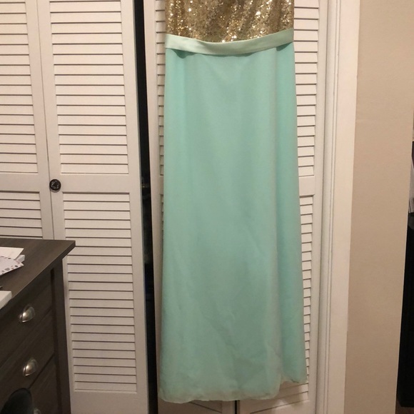 Formal dress - Picture 2 of 3